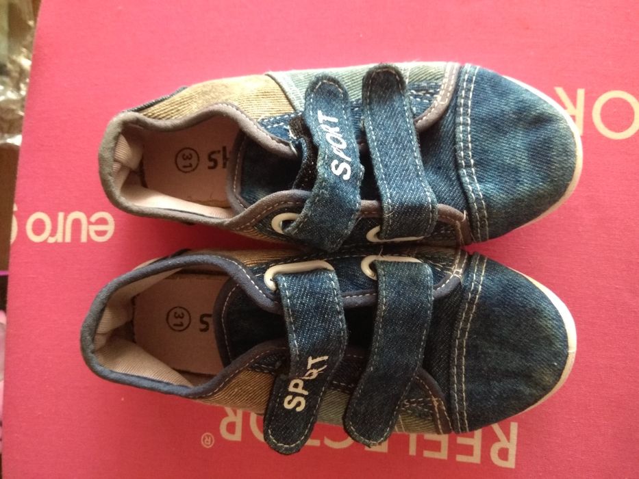 Продам джинсовые кеды.