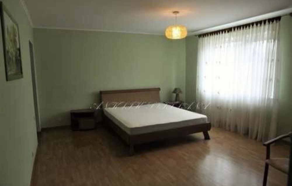 Здам будинок Центр Голосіїво метро Голосіївська та Деміївська