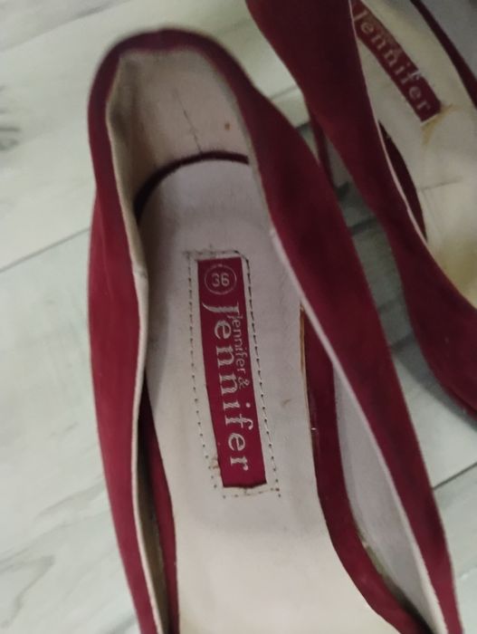 Buty Jennifer czerwone obcasy 36  / 22,5 cm