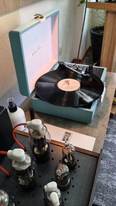 Програвач вінілу Lenco TT-110BUWH