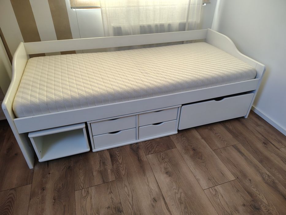 Łóżko dziewczęce z materacem 200x90