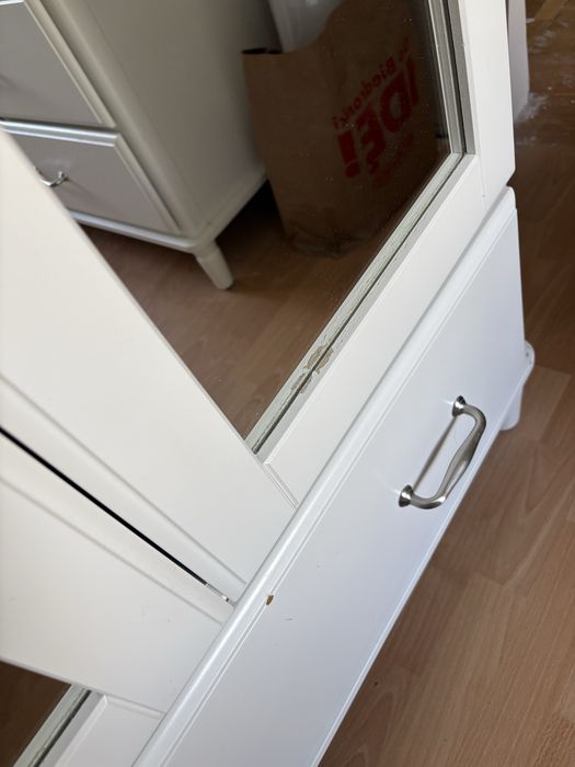 Szafa IKEA TYSSEDAL + komoda IKEA + GRATIS telewizor JVC 32”