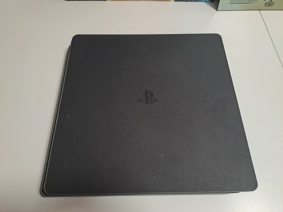 Playstation 4 slim