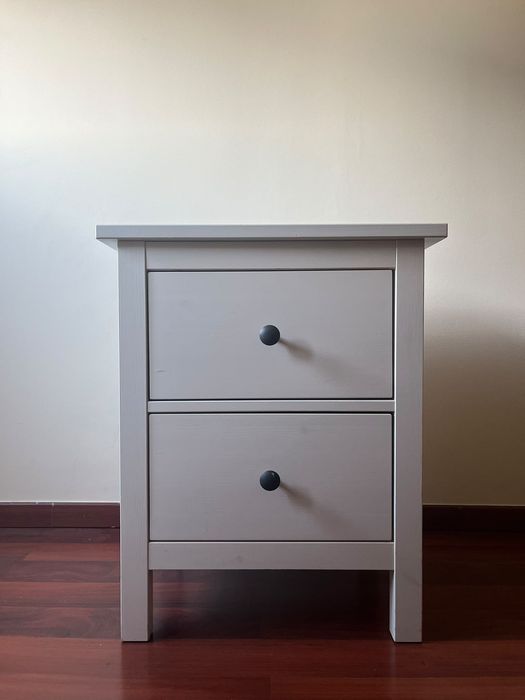 Mesa de cabeceira / cómoda IKEA HEMNES 2 gavetas – branca