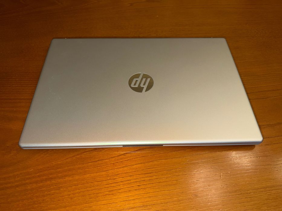 Portátil HP (i7, 16GB RAM, 1TB SSD)  c/ Garantia 2027