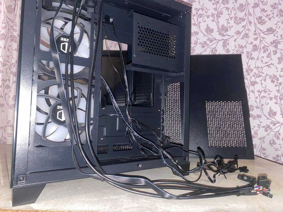 Продам корпус QUBE REEF BLACK