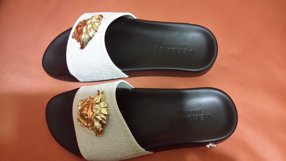 Босоніжки Versace