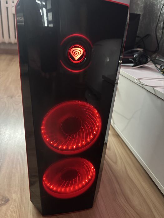 Komputet Titan 700 Genesis