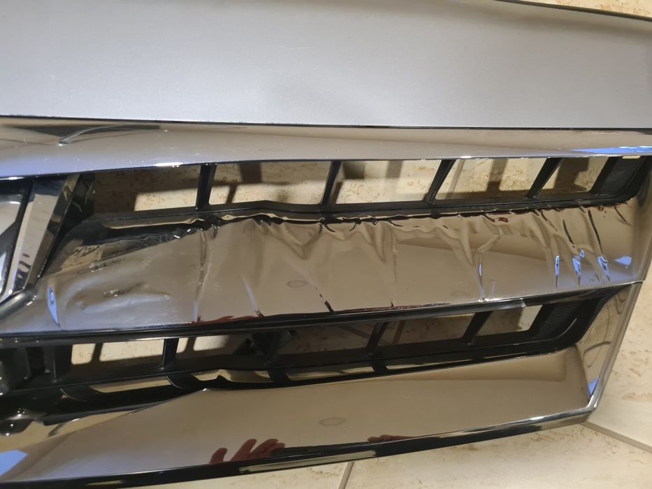Toyota Alphard-решітка радіатора.