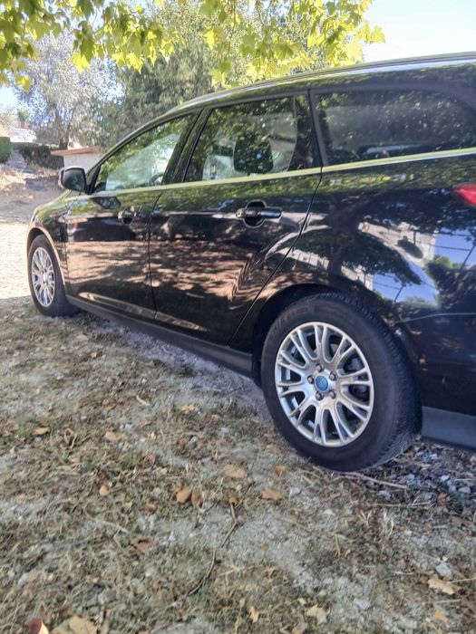 Ford Focus ecoboost em excelente estado