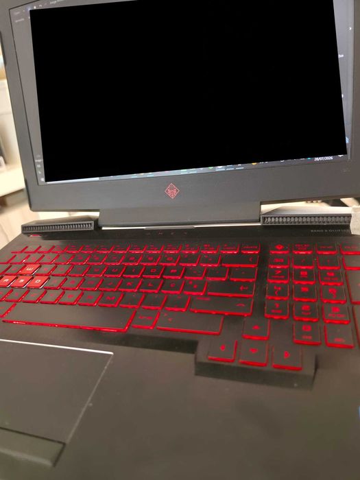 Portátil Gaming HP OMEN 15 – i7 | 16 GB RAM | GTX 1050 Ti | SSD + HDD