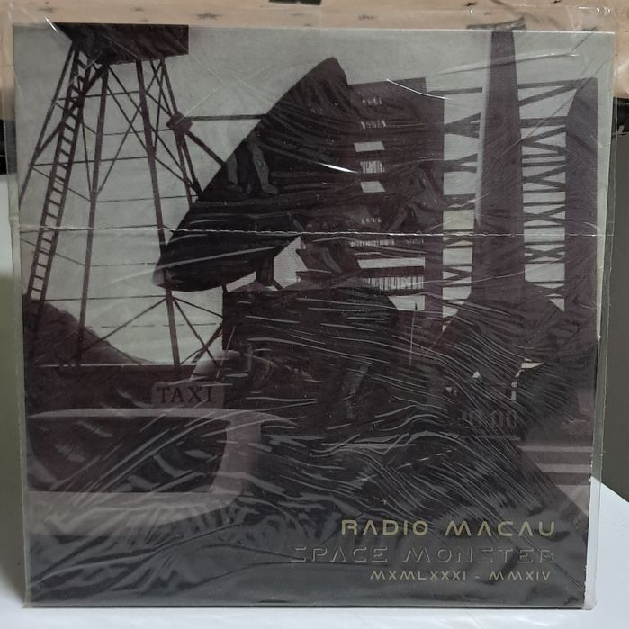 Rádio Macau ‎– Space Monster MXMLXXXI - MMXIV - CD