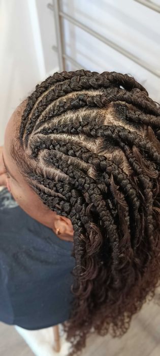 Colocação de tranças e mega hair