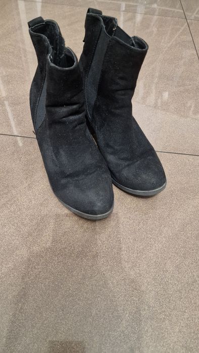 Czarne botki z zamszu r.36