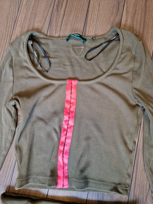 Zjawiskowy komplet dzianinowy guess s