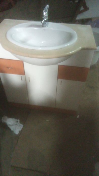 Moveis de casa de banho usados