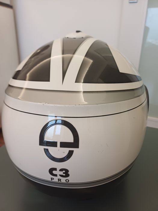 Capacete modular Schuberth c3 pro com sistema de som