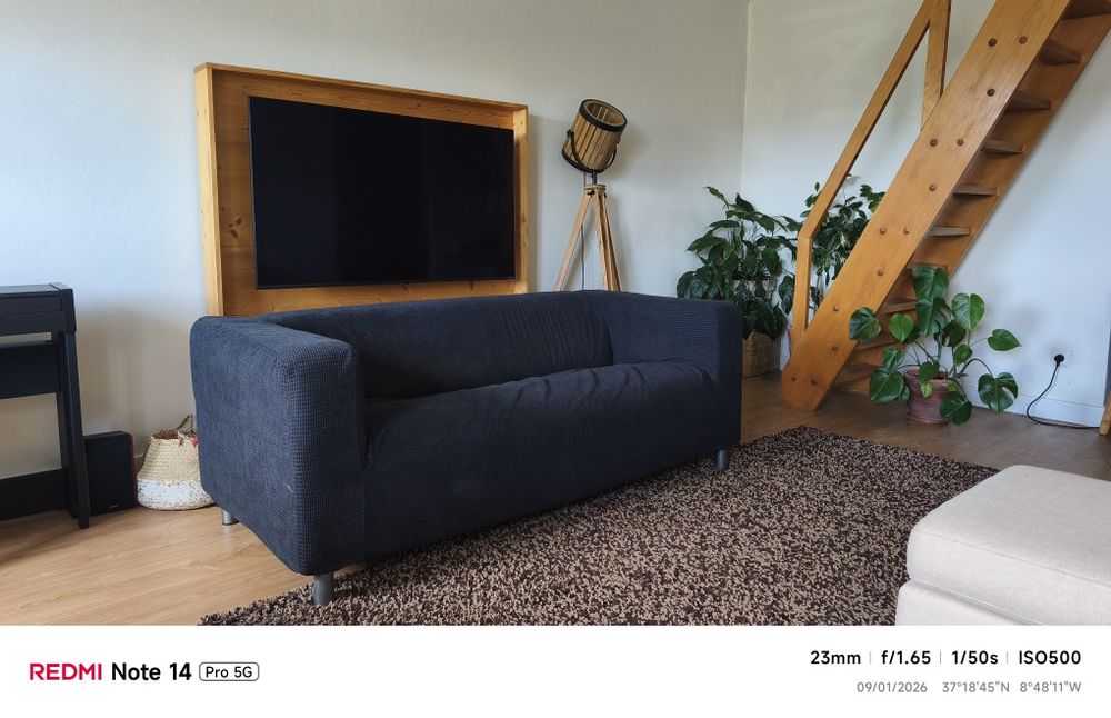 Sofá Ikea de três lugares