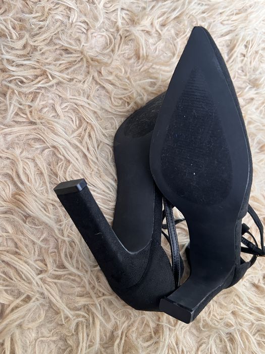 Sapatos femininos de bico fino (tamanho 42,5)