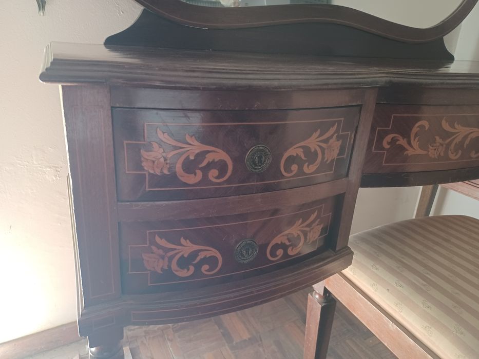 Pechiché (toucador) com banco estilo Dona Maria