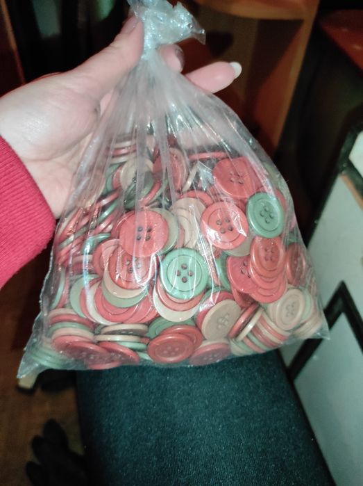 Mix dużych guzików