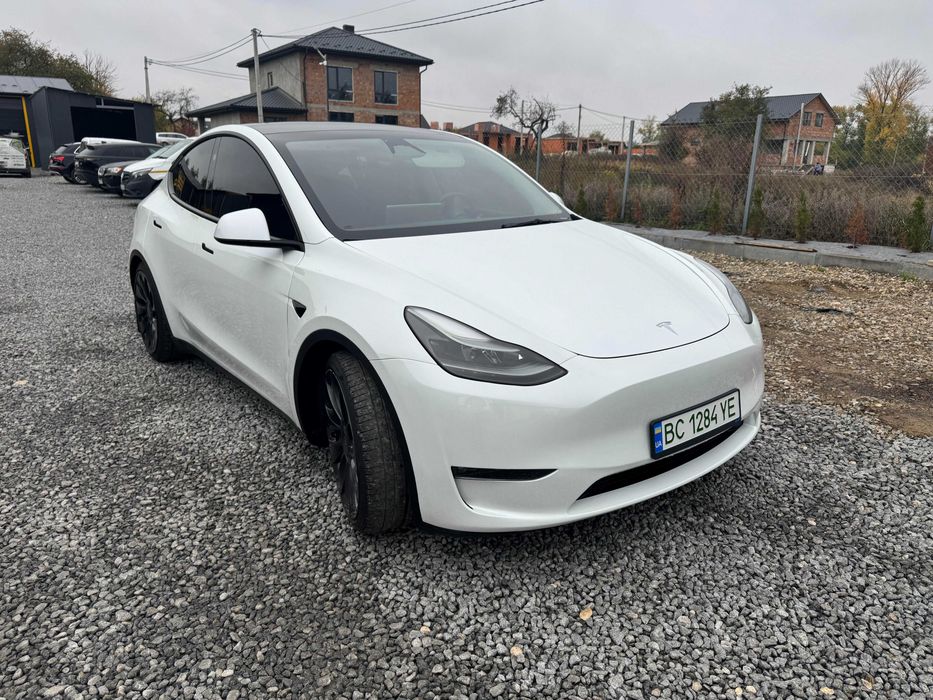 Tesla model Y Performance 2023
