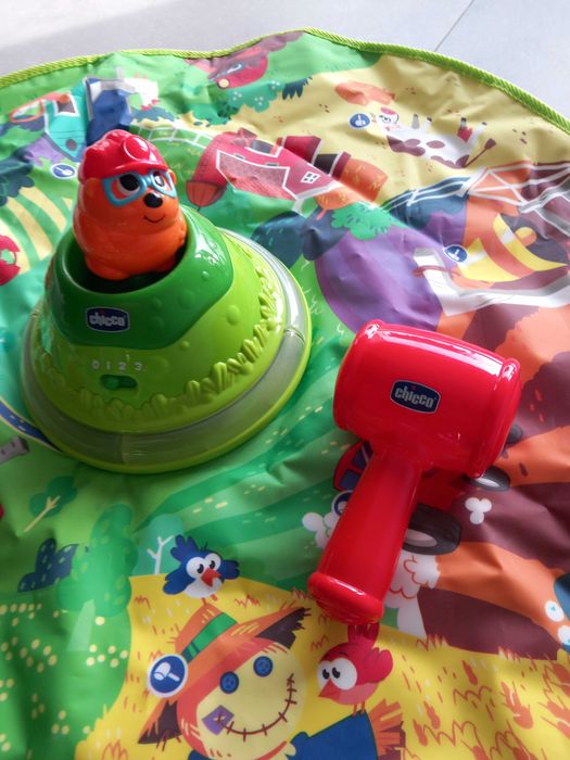 Brinquedo. Tapete musical Chico