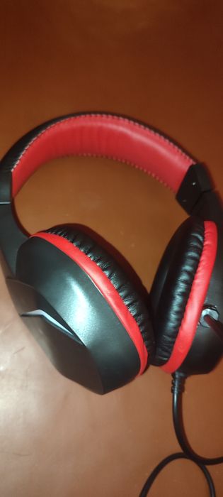 Продаю комплект для компьютера.(Клпвиатура,мышка,наушники)