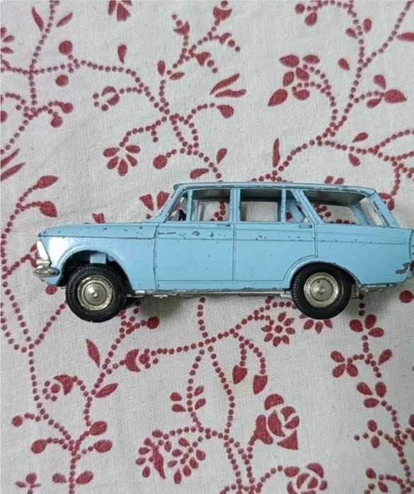 Модель автомобіля Москвич 426 масштаб 1:43