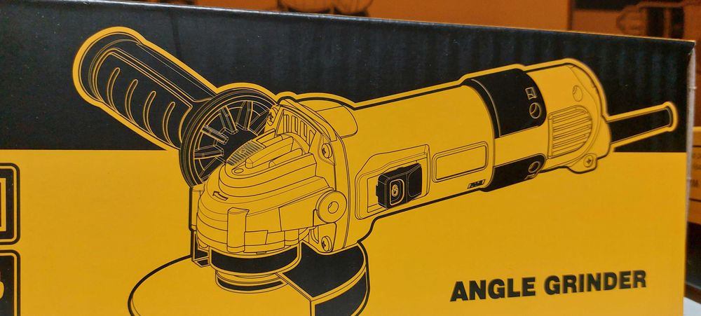 Rebarbadora a fio - 115mm - 750 w - NOVA