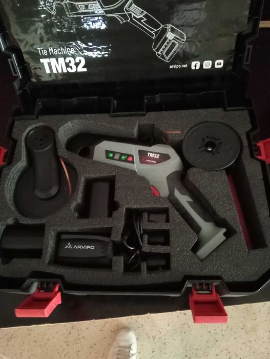 Vendo atadora de videiras eléctrica profissional