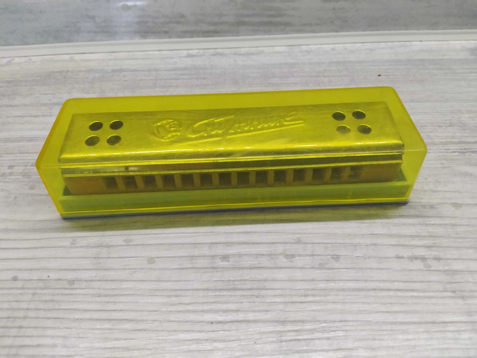Продам губную гармошку "Спутник". СССР.