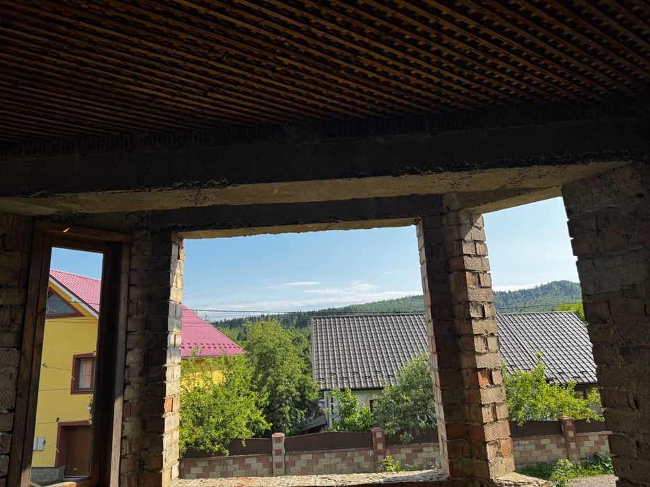 Продам будинок (незавершене будівництво) з земельною ділянкою 0.12 га