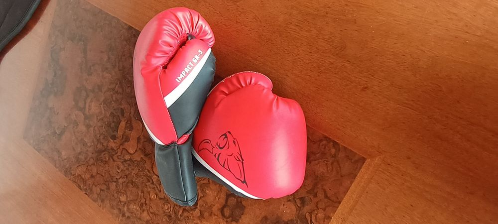 Rękawice bokserskie Impact 6/4-3 – czerwono-czarne