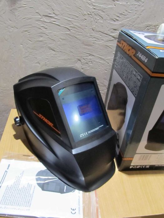 Зварювальна маска Sthor 74484 самозатемняющимся фильтром