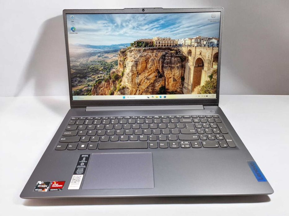 Lenovo IdeaPad Slim 3 15ABR8 / R5-7530U 2.00Ghz / 16GB 3200Mhz DDR4 / Radeon Vega 2GB / 512GB M2 / 15.6' FHD TFT 60Hz / Grade B / GWR 12 miesięcy