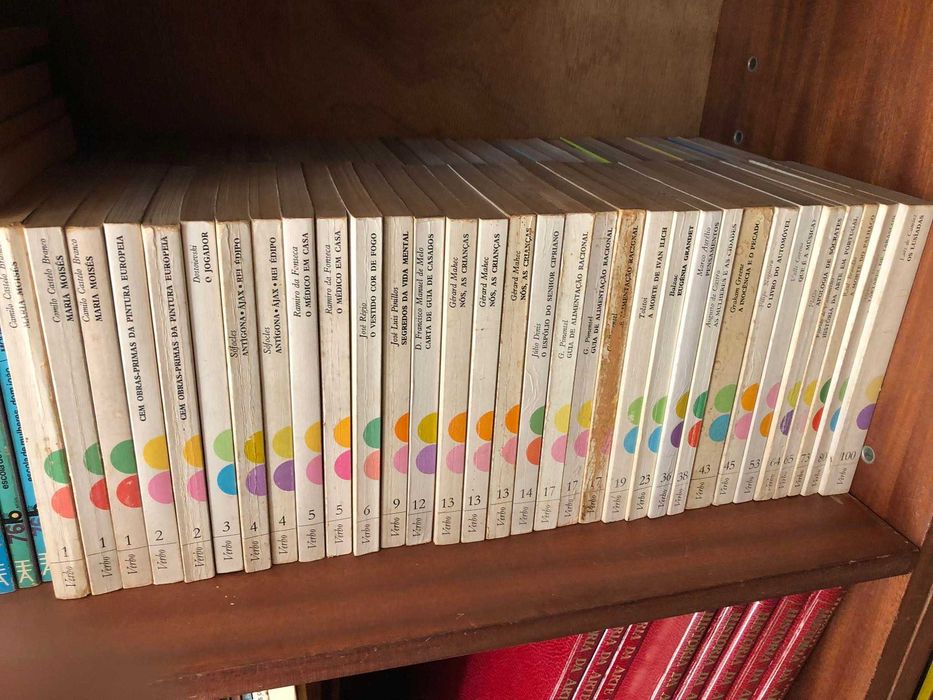 19 livros da Coleção  RTP Verbo