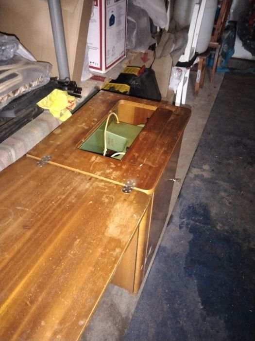 Продам швейную машинку