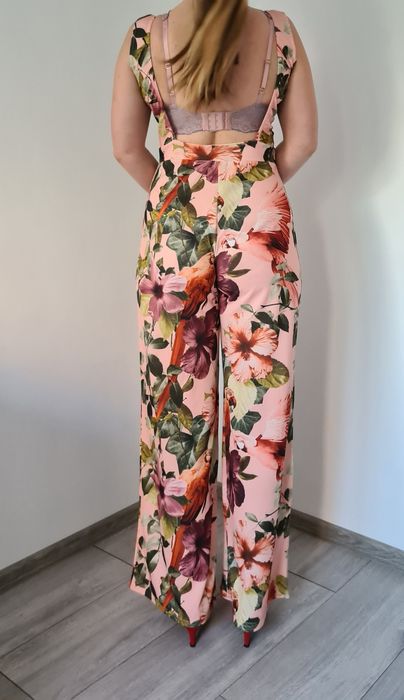 Piękny elegancki sexy seksowny kombinezon na każdą okazję wesele