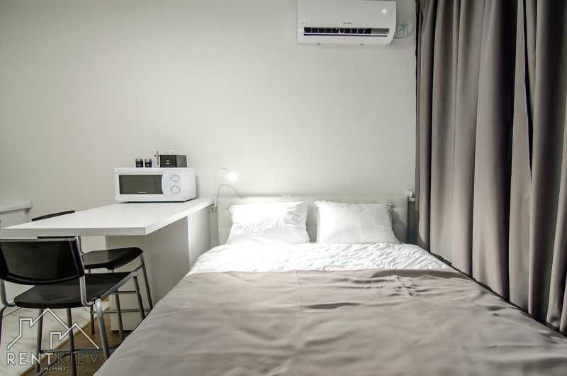 Подобова оренда 1-кімн квартири біля метро Берестейська, Київ