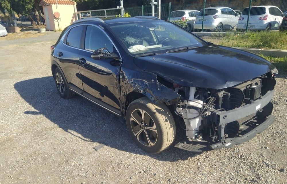 KIA X Ceed híbrido para peças 
2022.06
Veículo que trabalha e anda 
Longarinas boms 
Radiadores boms 
Vendo no estado que está 
Mais informaç