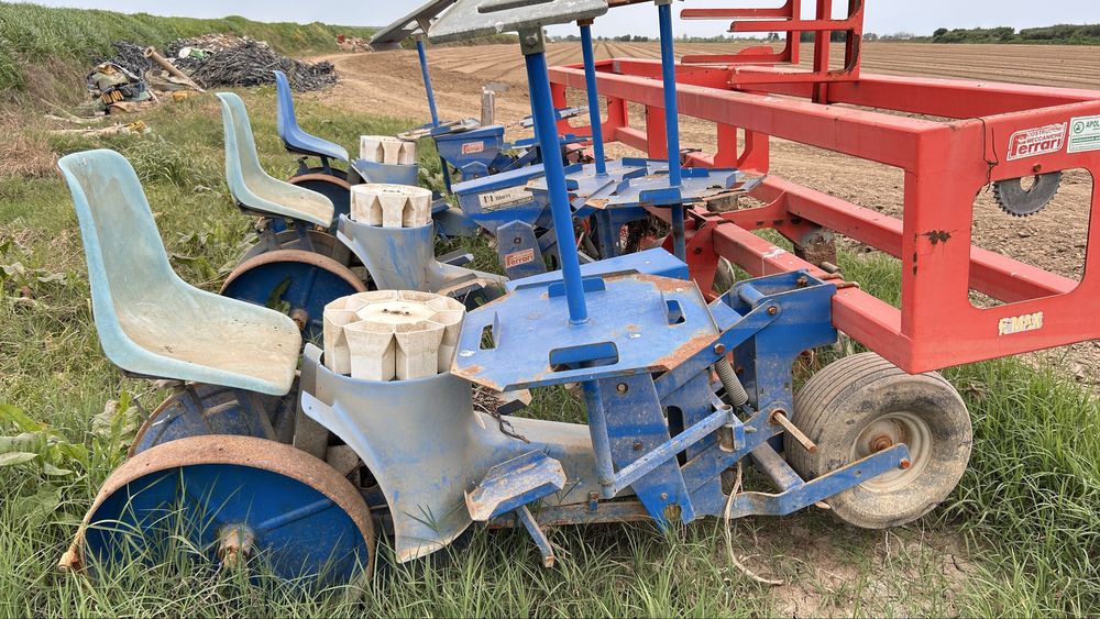 Plantador três linhas Ferrari