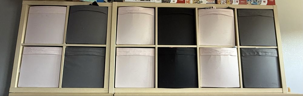 Kalax 2x2 oraz 2x4 zestaw z pojemnikami do pokoju dzieciecego