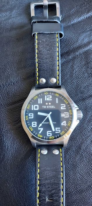 Relógio elegante e moderno Tw steel renault f1