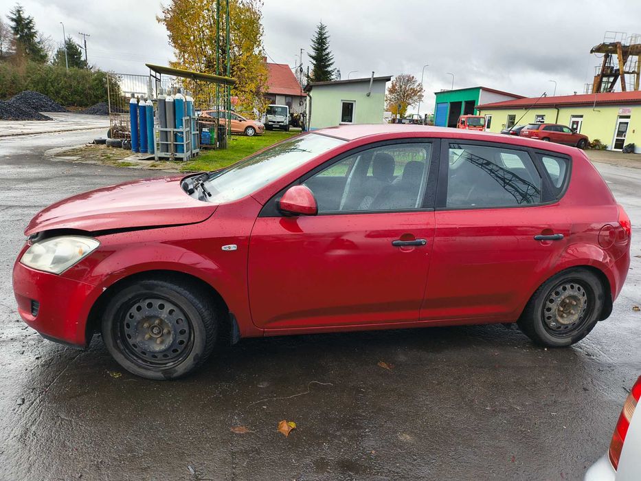 Kia Cee'd 2007r. 1.6 Pb - na części.