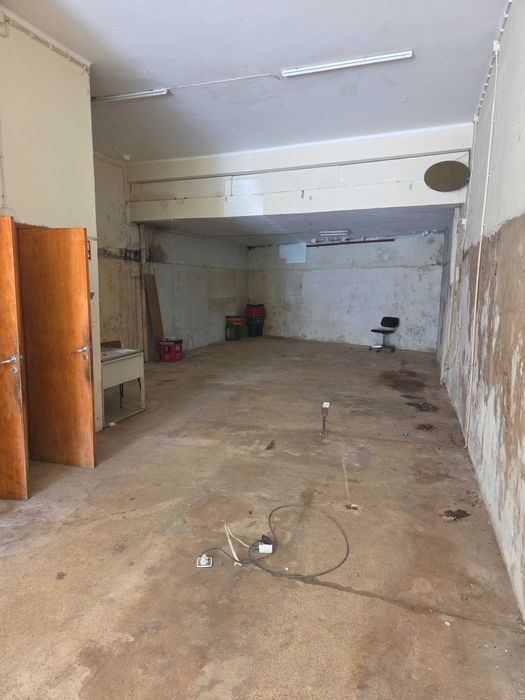 Espaço comercial 110 m2 para venda junto ao futuro Polo Cultural do Porto (Cine-Teatro Vale Formoso)