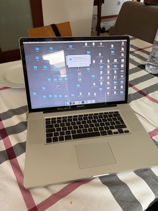 Macbookpro 17 polgadas usado de 2009
