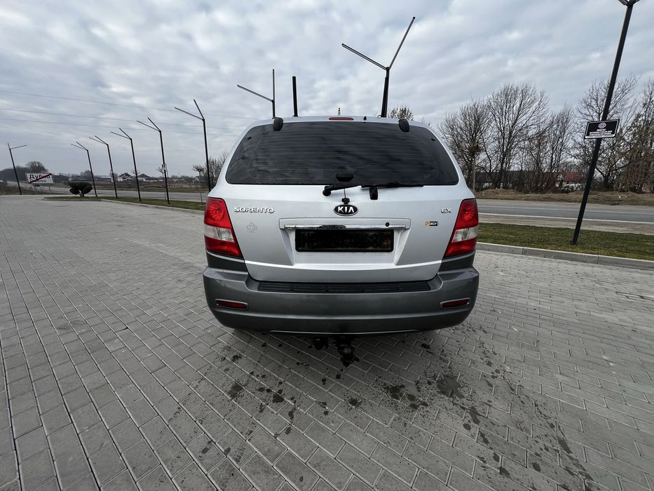 Автомобіль Kia Sorento 2.5 2006 рік. Повністю все обслужене. Не гнила