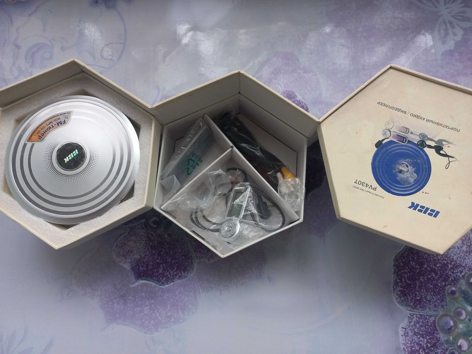 BBK PV430T портативный CD/MP3 плеер (Комплект)
