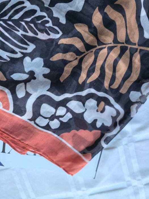 Viralowy oryginalny lekki szal damski